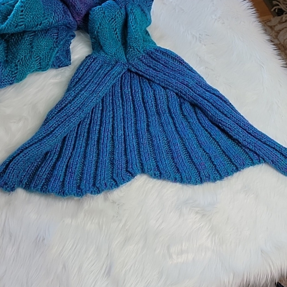OMBRE Teal Purple Crochet Knit Mystical Fairy Mermaid Tail Cocoon Throw Blanket - Picture 4 of 8